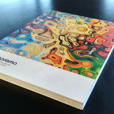 Impresión digital sobre cartón pluma, colores vivos, ligero
